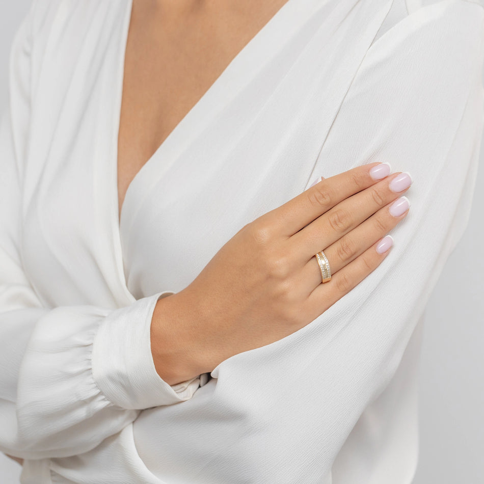 Zlatý prsteň so zirkónmi