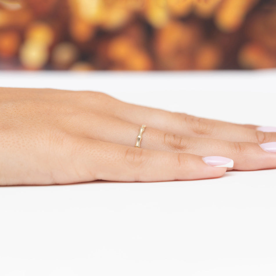 Jemný zlatý prsteň Polygon