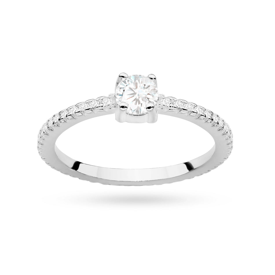 Strieborný prsteň so zirkónmi