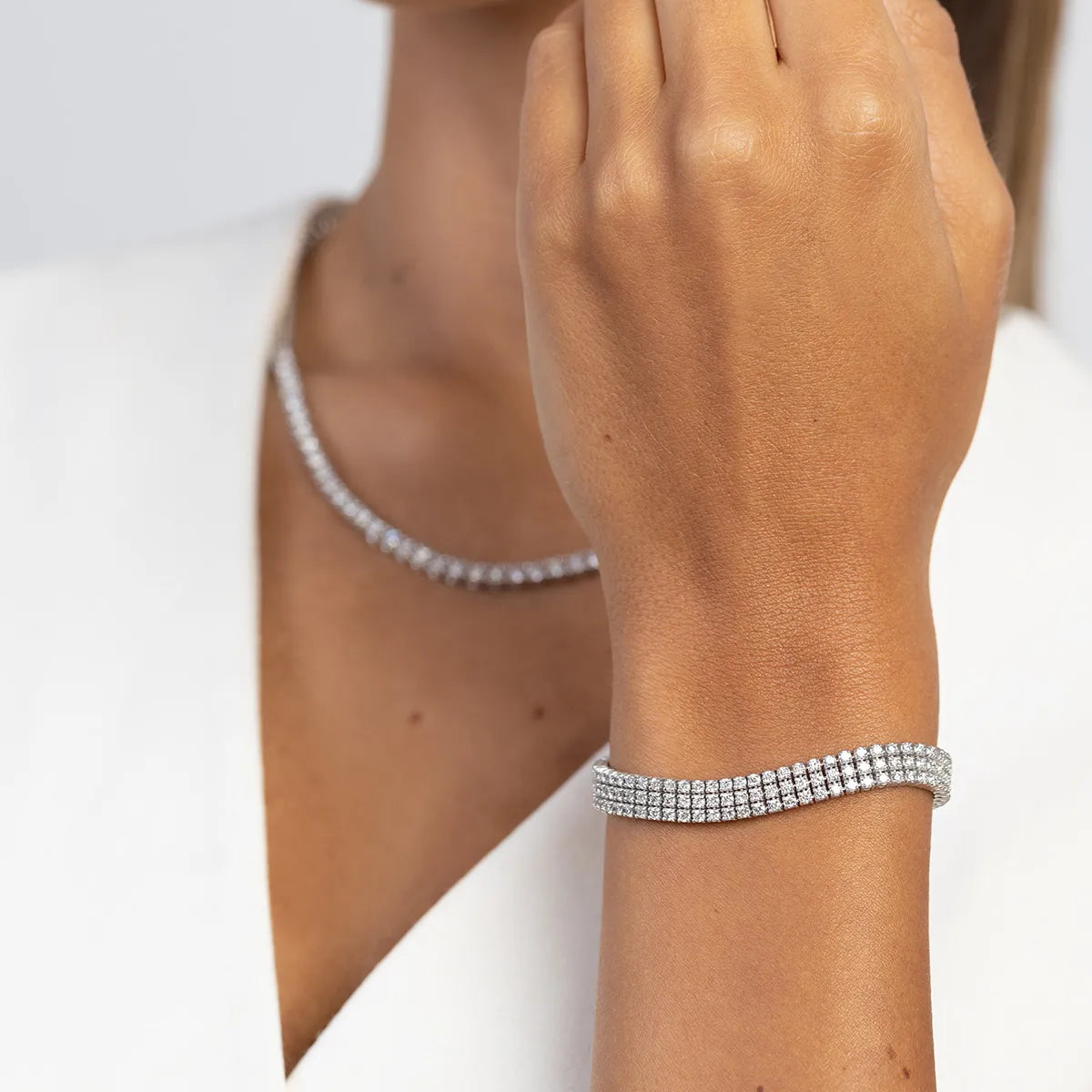 gold-bracelet-set-with-4-44ct-laboratory-diamonds-b0035-ldw-01