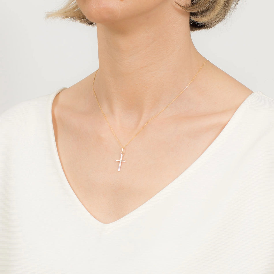 Zlatý krížový prívesok