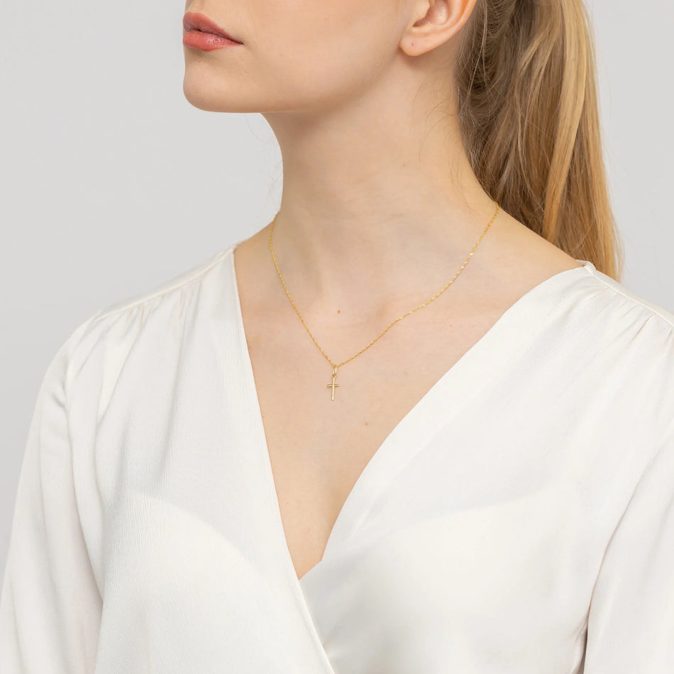 Zlatý krížový prívesok