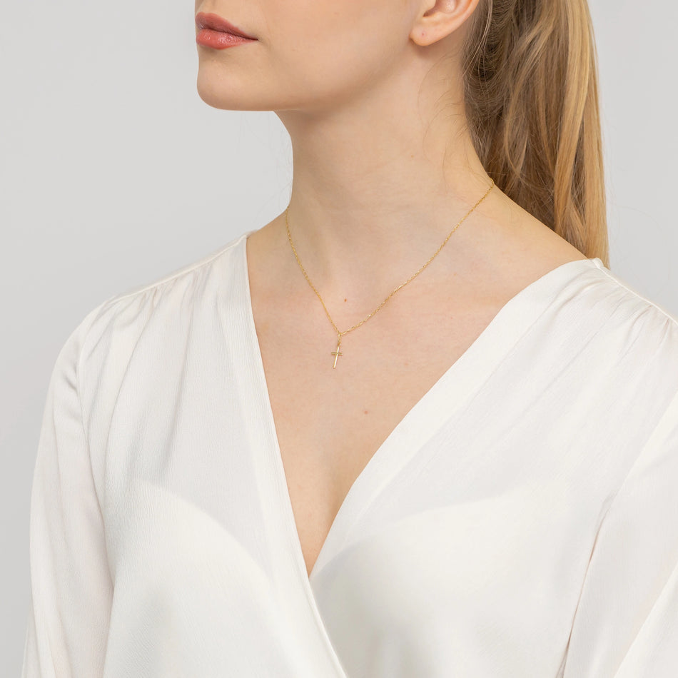 Zlatý krížový prívesok