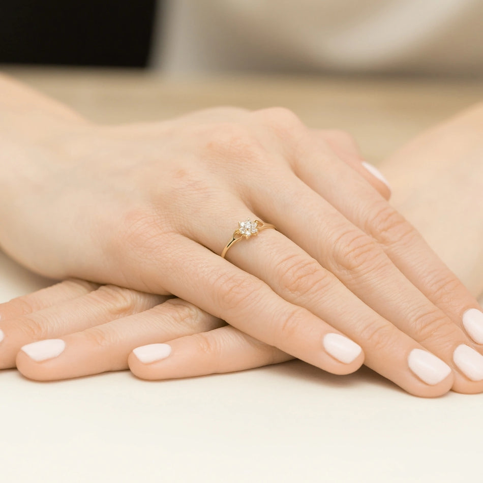 Gold Ring with Zirconia Flower