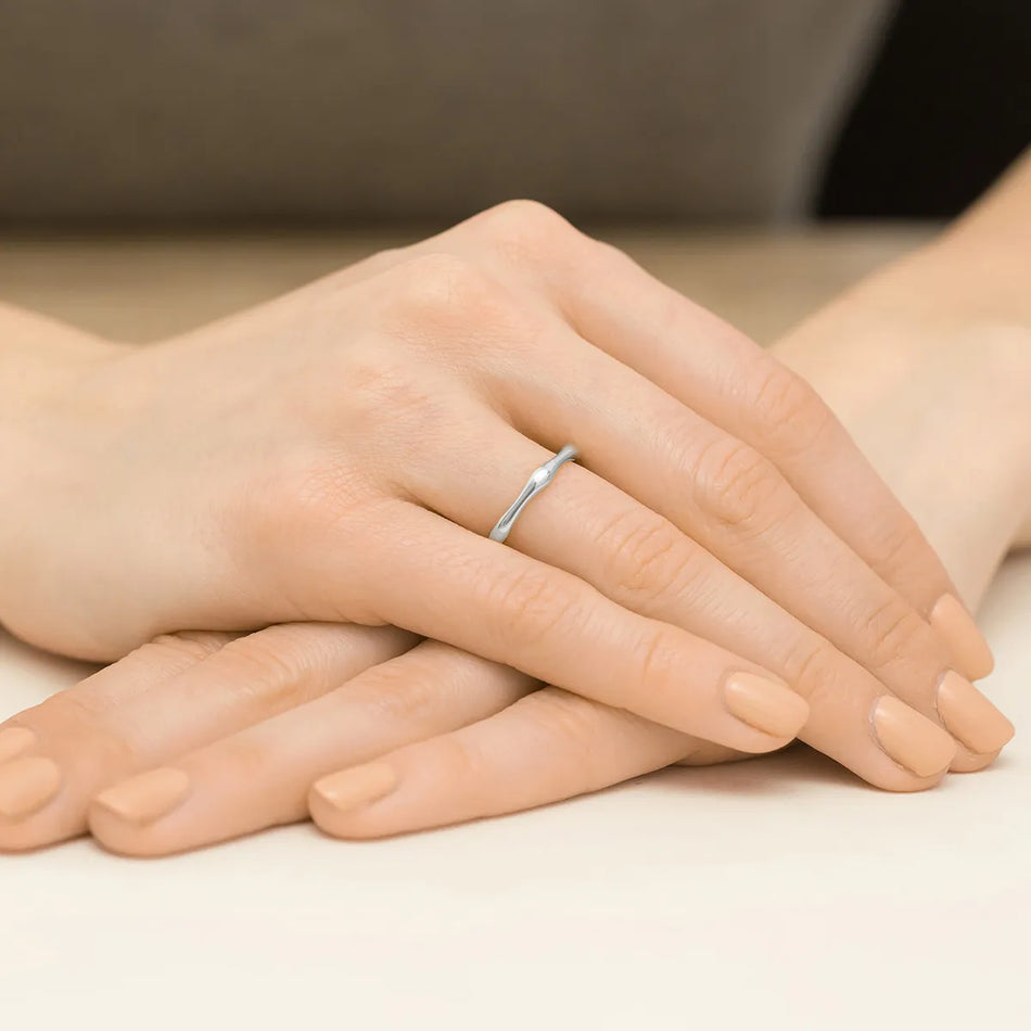 Jemný strieborný prsteň