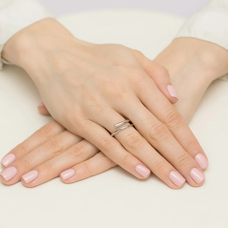 Strieborný prsteň so zirkónmi