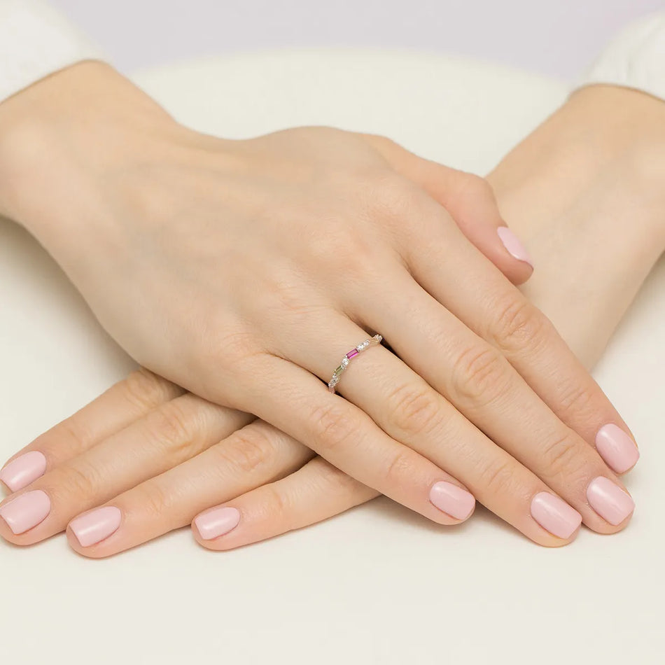 Strieborný prsteň so zirkónmi