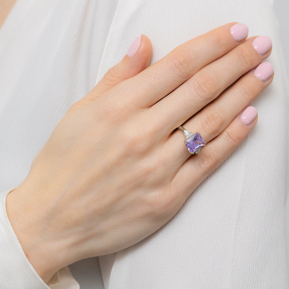 Strieborný prsteň so zirkónmi