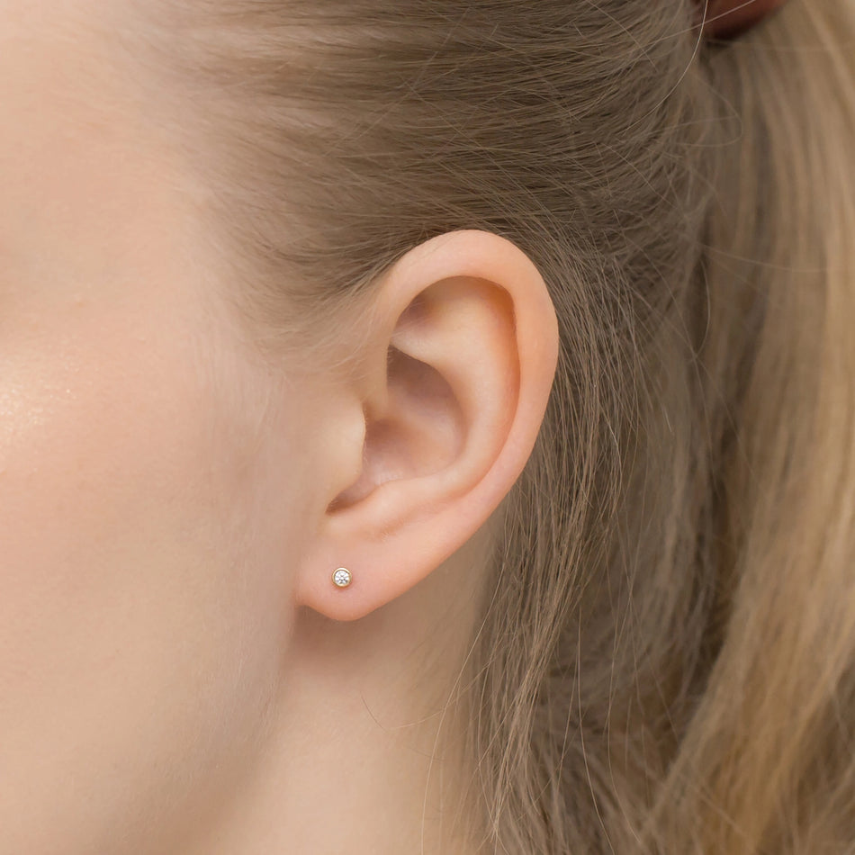 Zlaté puzeta náušnice so zirkónmi