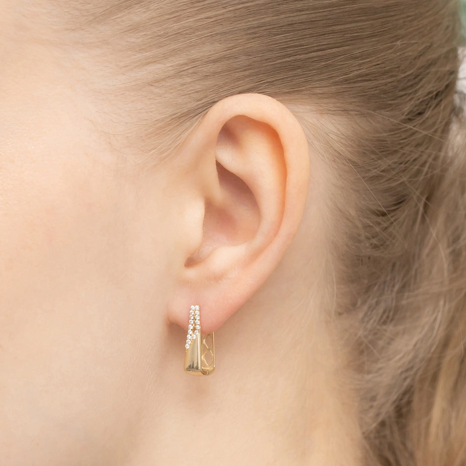 Gold Earrings with English Clasp with Zirconia