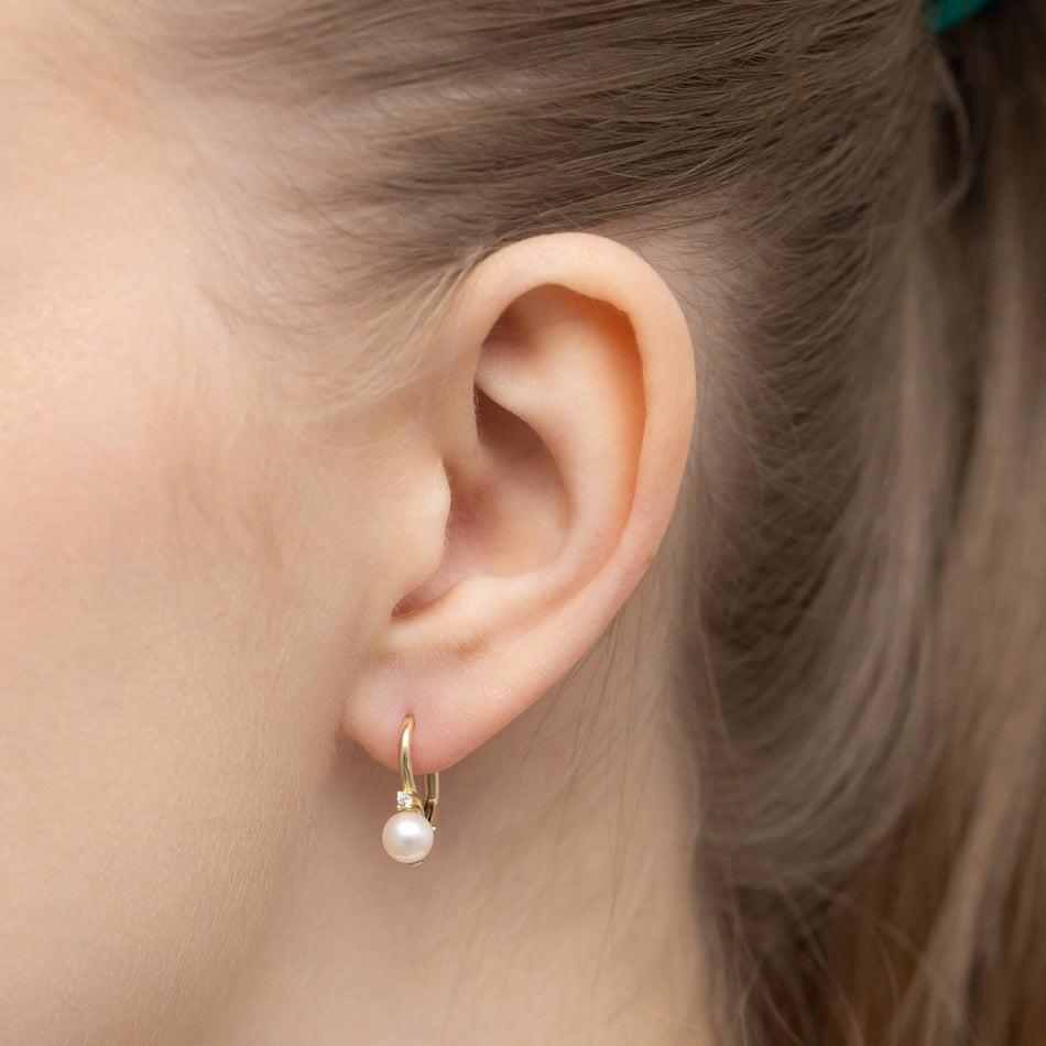 Gold Earrings with Cultured Pearl and Zirconia