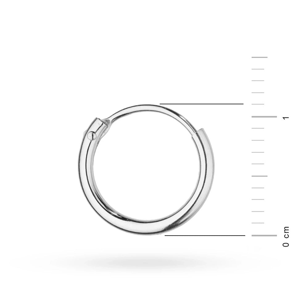 Jediný strieborný kruhové zásuvacie náušnica