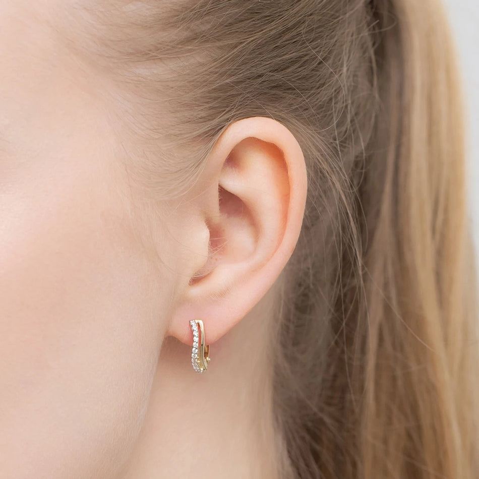 Dvojfarebné zlaté náušnice s anglickým zapínaním so zirkónmi