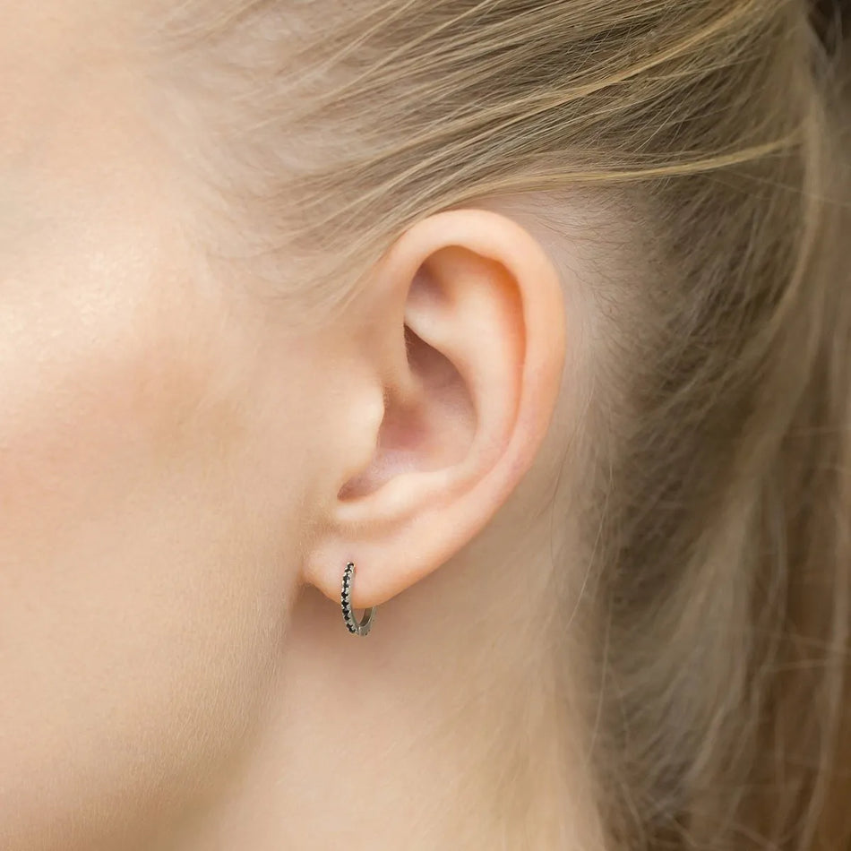 Strieborný Kruhové zásuvacie náušnice so zirkónmi