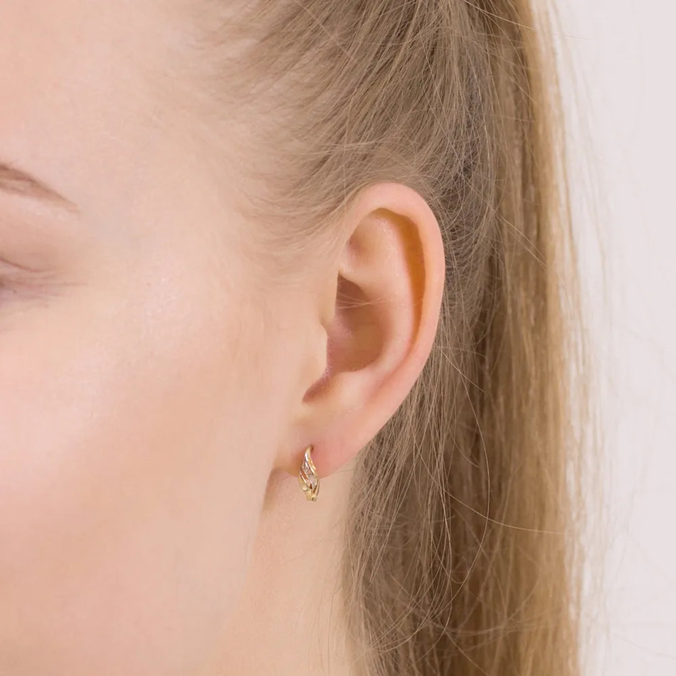 Dvojfarebné zlaté náušnice s anglickým zapínaním so zirkónmi