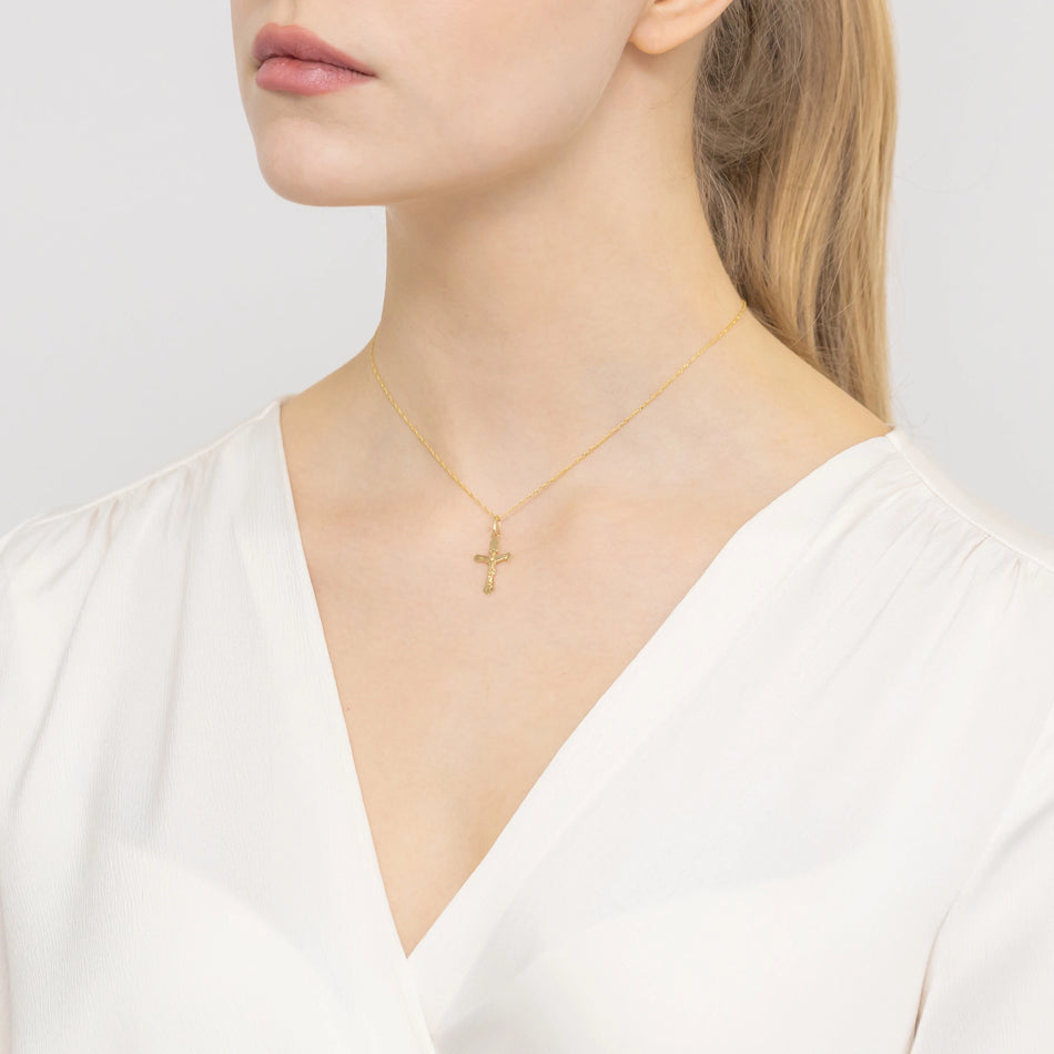 Zlatý krížový prívesok s Ježišom Kristom