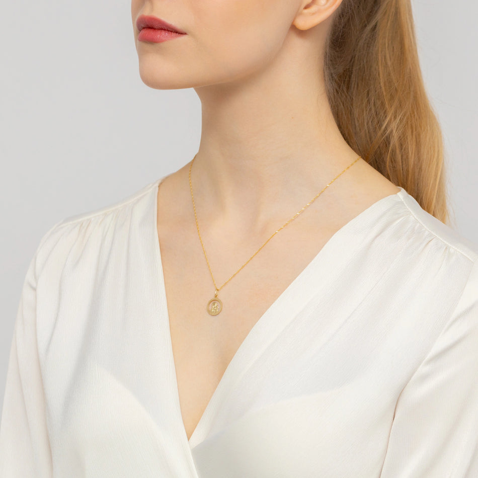 Zlatý prívesok medailón Panny Márie a Ježiša