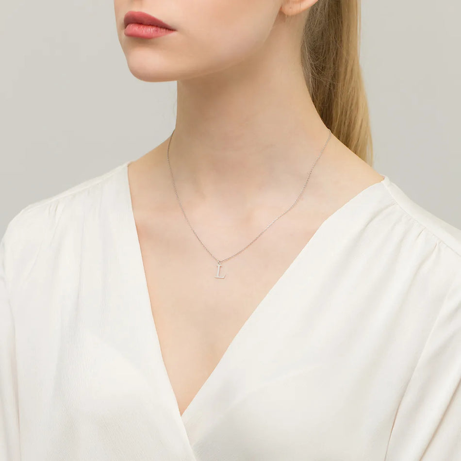 Strieborný náhrdelník Písmeno L