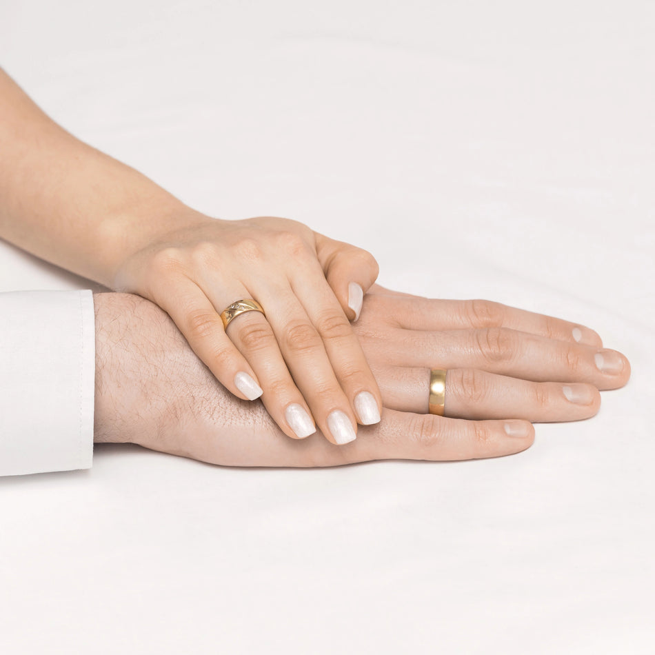 Zlaté svadobné obrúčky so zirkónmi leštené 6mm