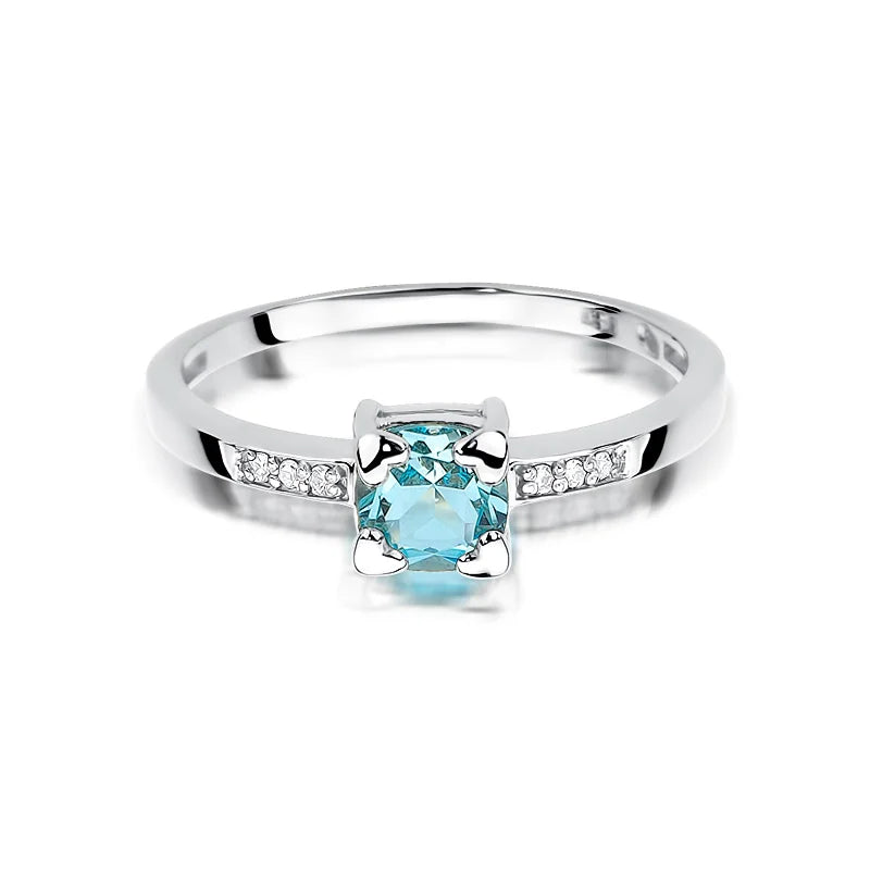 Gold Ring with 0.70ct Topaz and Diamonds