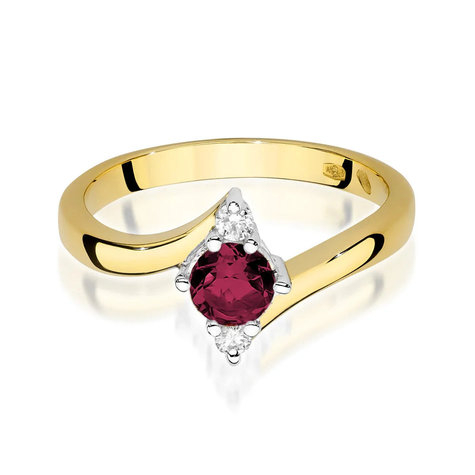 Gold Ring with 0.60ct Ruby and Diamonds