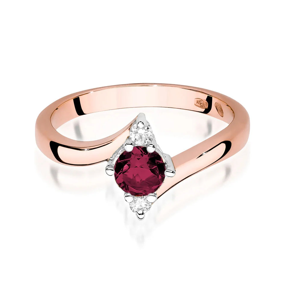 Gold Ring with 0.60ct Ruby and Diamonds