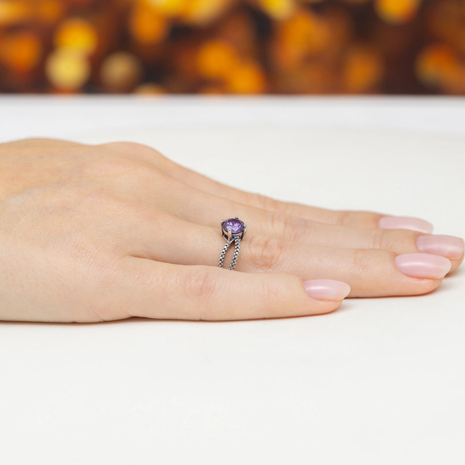 Strieborný prsteň so zirkónmi