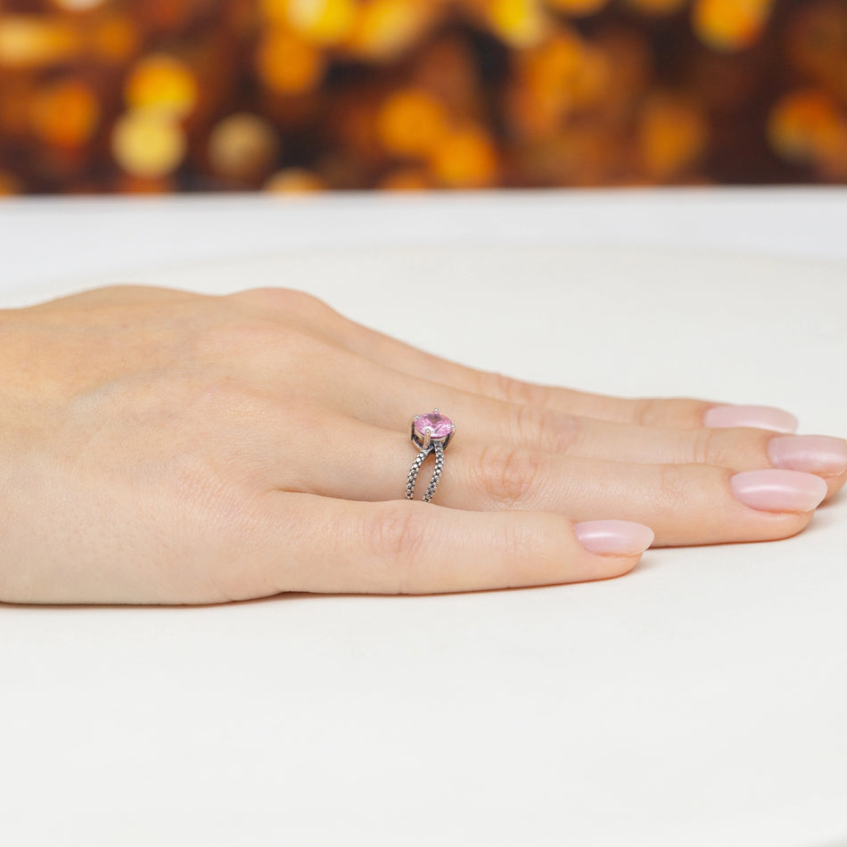 Strieborný prsteň so zirkónmi