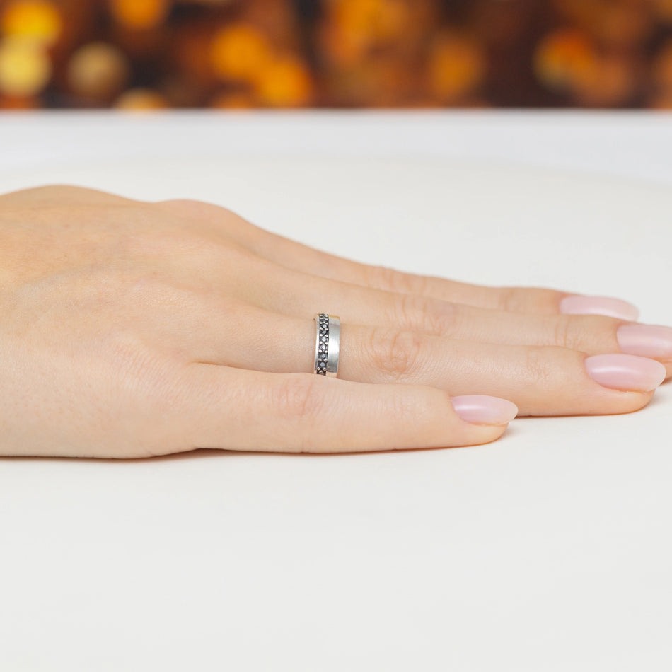 Strieborný prsteň so zirkónmi