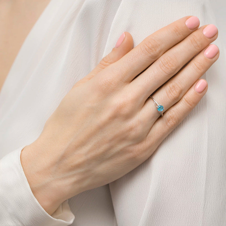 Strieborný prsteň so zirkónmi