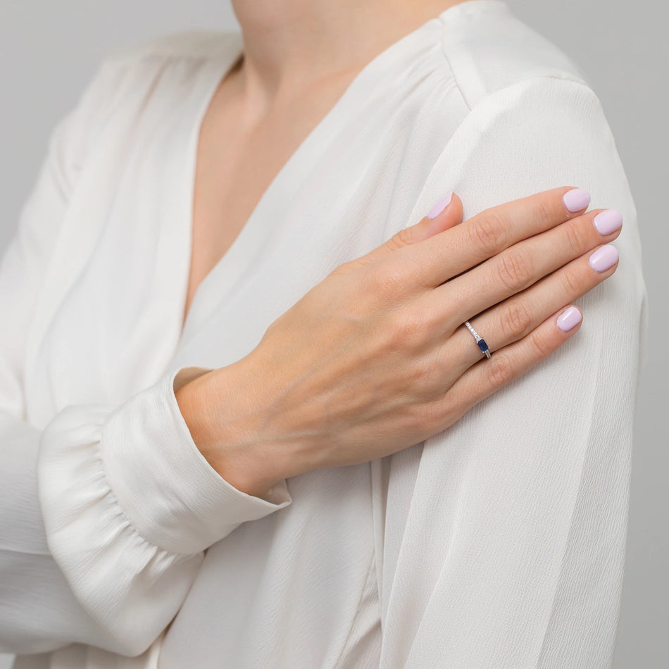 Strieborný prsteň so zirkónmi