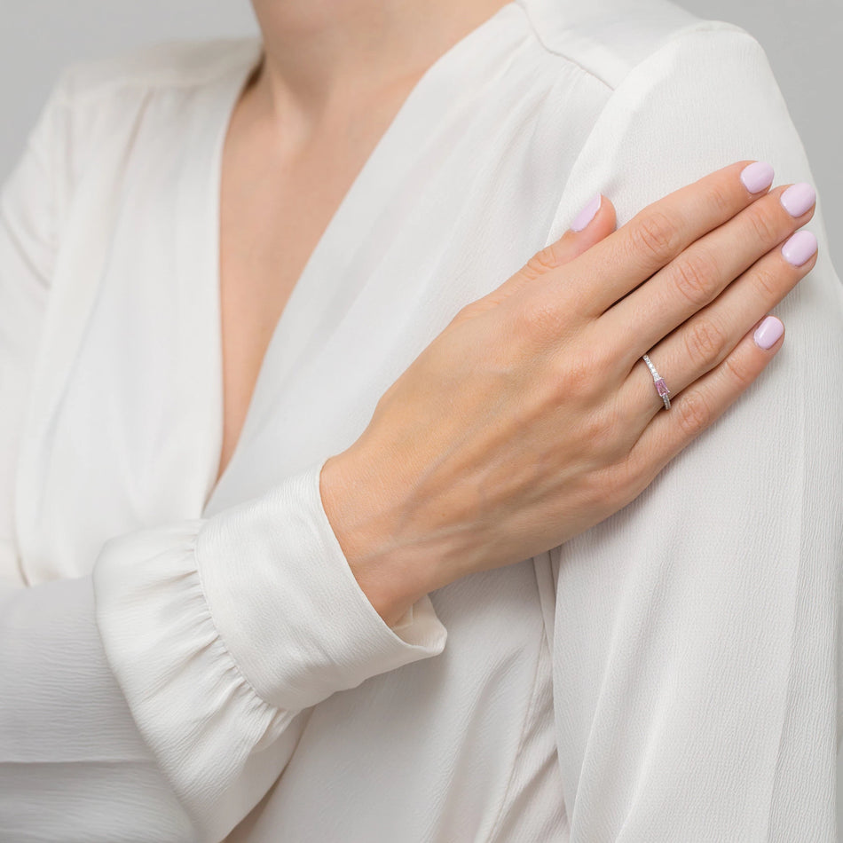 Strieborný prsteň so zirkónmi