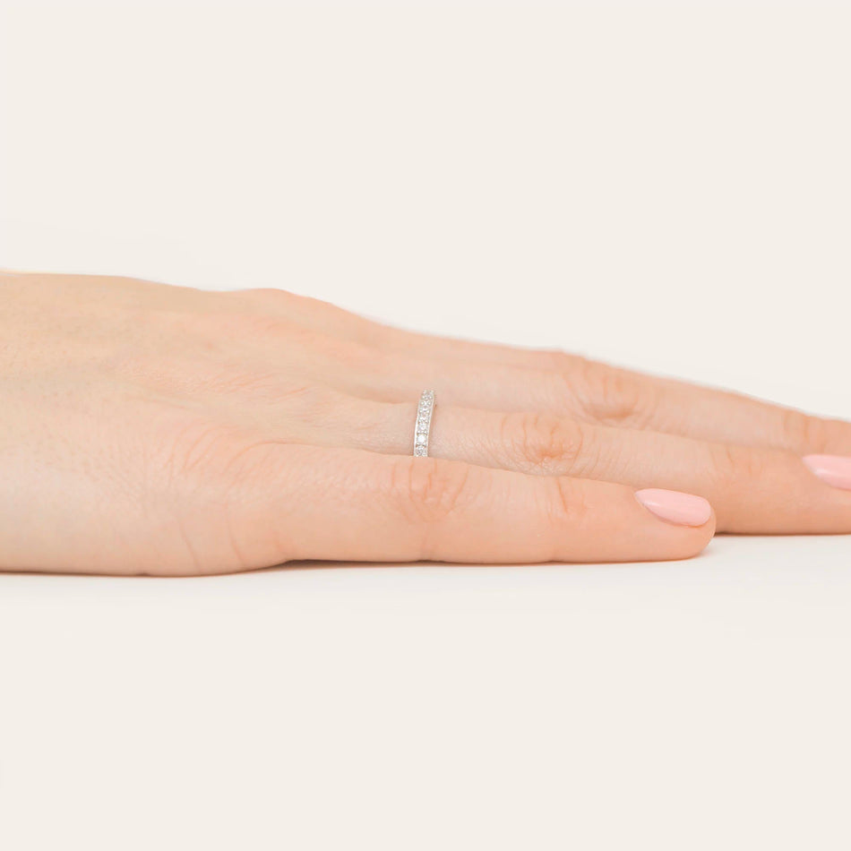 Strieborný prsteň so zirkónmi