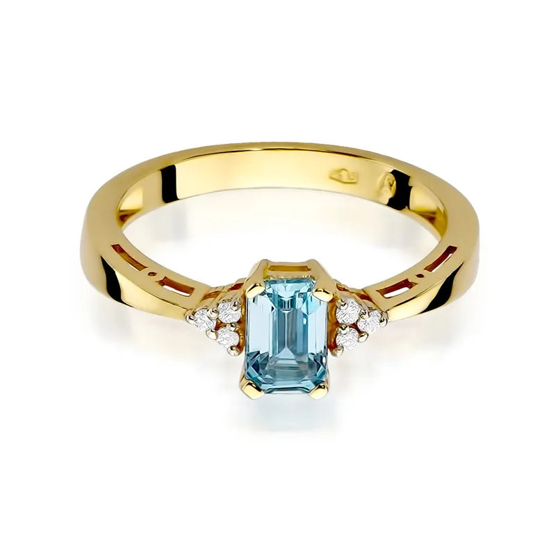 Gold Ring with 0.65ct Topaz and Diamonds