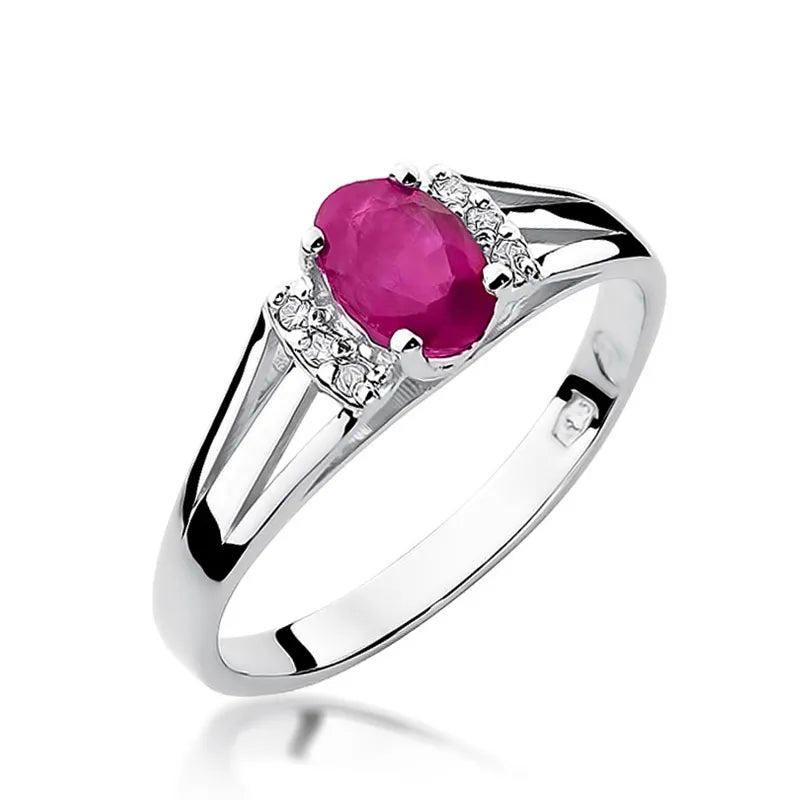 Gold Ring with 0.60ct Ruby and Diamonds