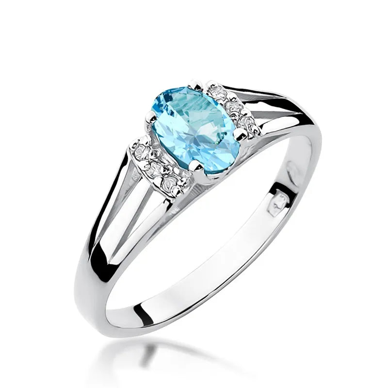 Gold Ring with 0.50ct Topaz and Diamonds