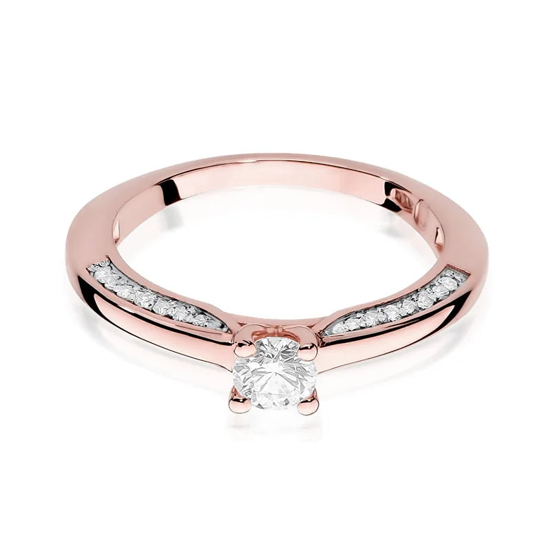 Gold Ring with 0.30ct Lab-diamond set with 28 Lab-diamonds