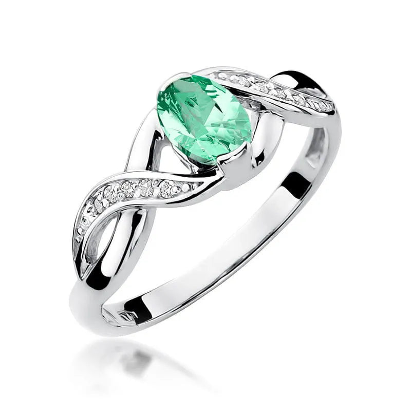 Gold Ring with 0.40ct Emerald and 0.05ct Diamonds