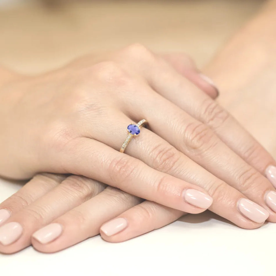 Zlatý prsteň s 0,40 ct tanzanitom a 0,05 ct diamantmi