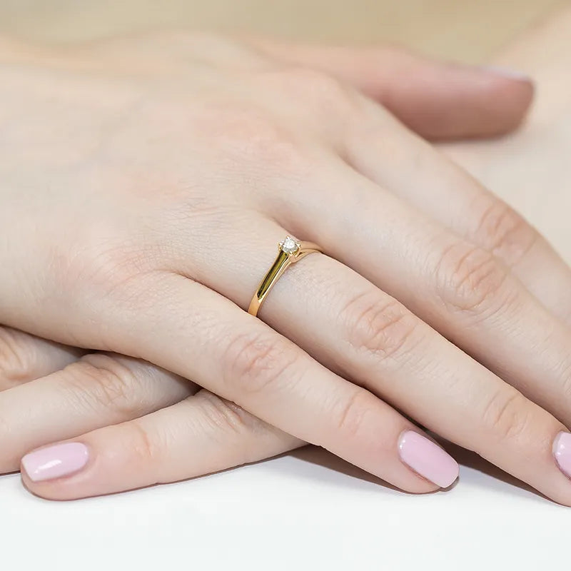 Gold Ring with 0.10ct Diamond