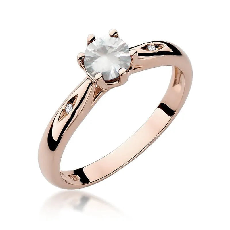 Zlatý prsteň s 0,60 ct bielym zafírom a 0,01 ct diamantmi