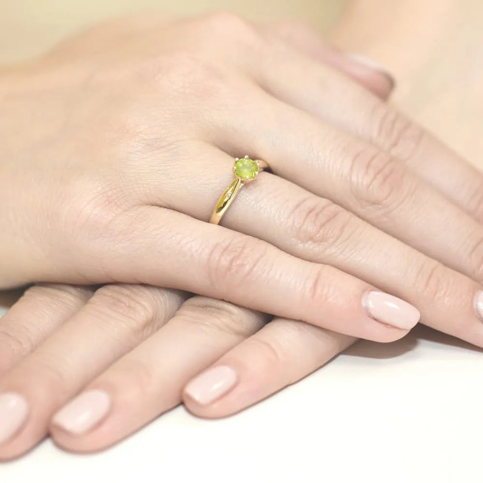 Gold Ring with 0.60ct Olivine and Diamonds