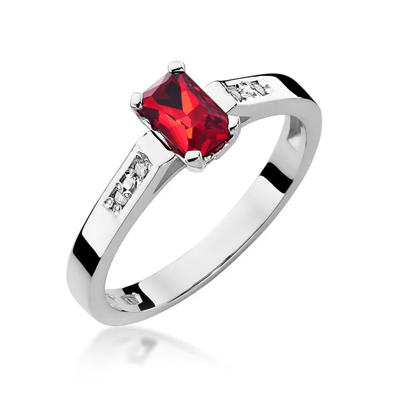 Gold Ring with 0.80ct Ruby and 0.04ct Diamonds