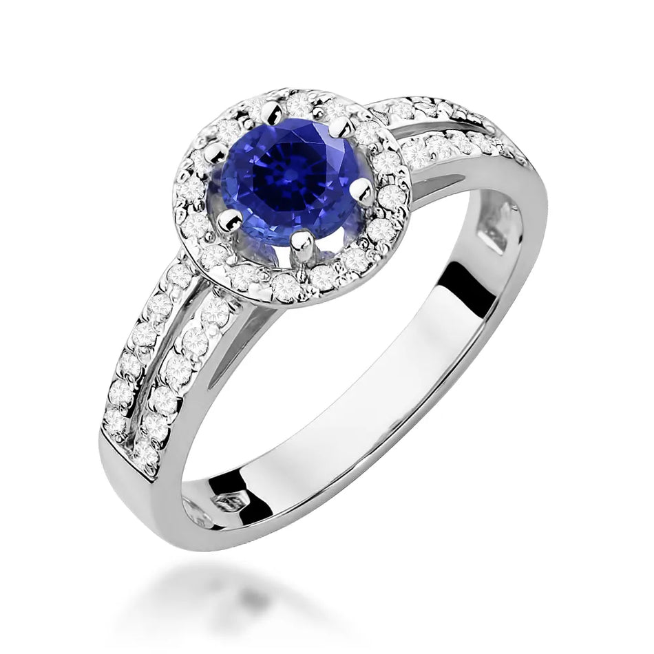 Gold Ring with 0.50ct Sapphire and 0.20ct Diamonds