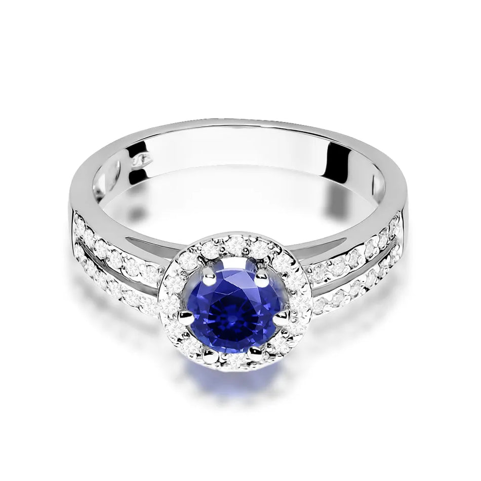 Gold Ring with 0.50ct Sapphire and 0.20ct Diamonds