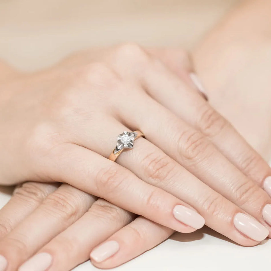 Zlatý prsteň s 0,25 ct laboratórnym diamantom