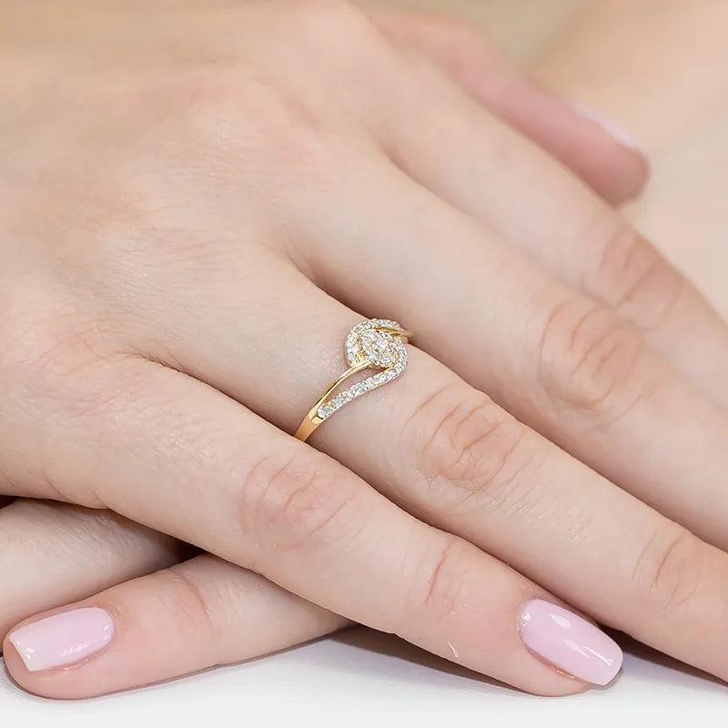 Zlatý prsteň s diamantmi 0,166 ct