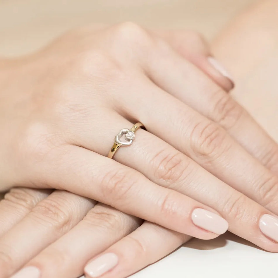 Zlatý prsteň s diamantom 0,02 ct