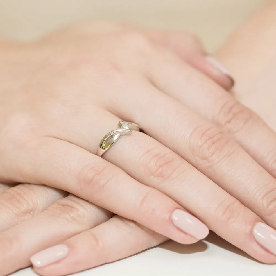 Zlatý prsteň s diamantom 0,08 ct