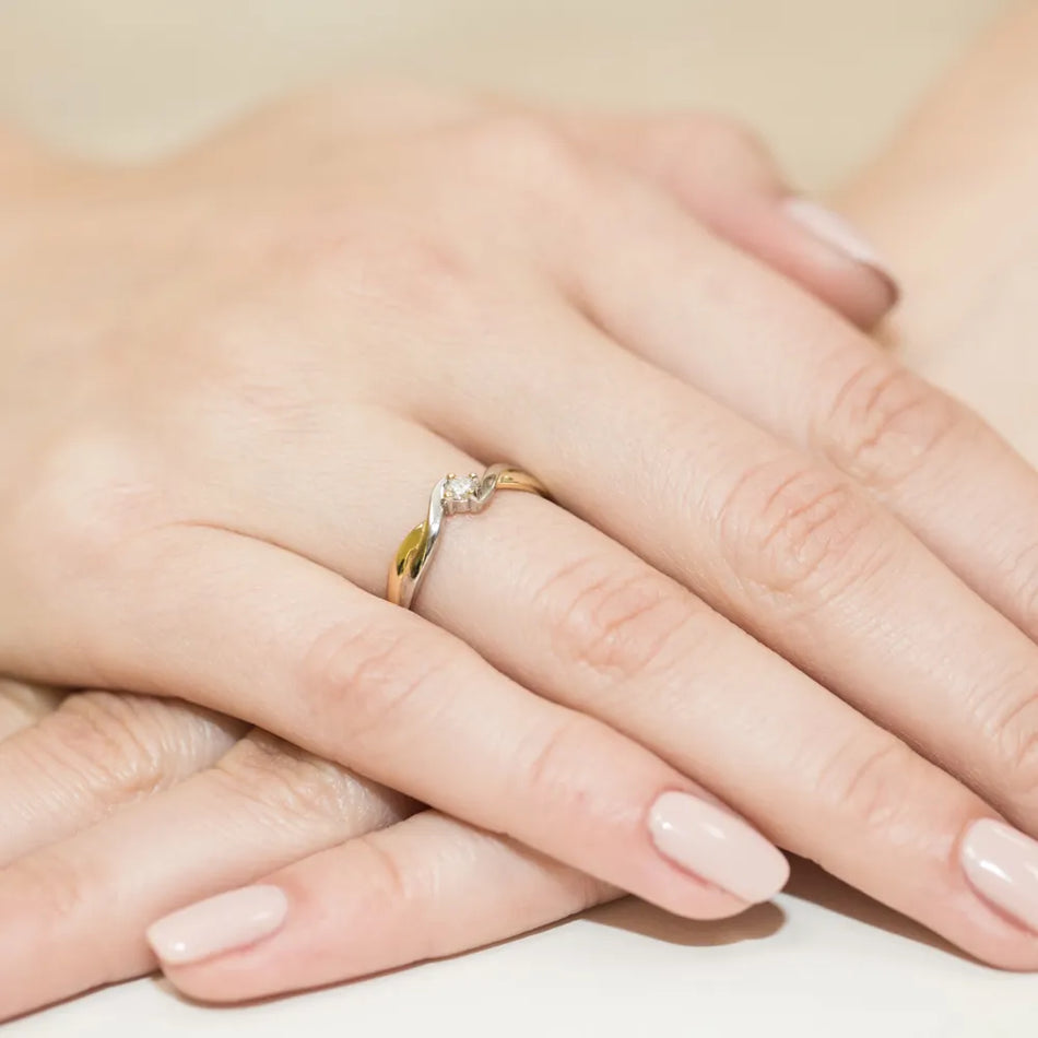 Gold Ring with 0.10ct Diamond